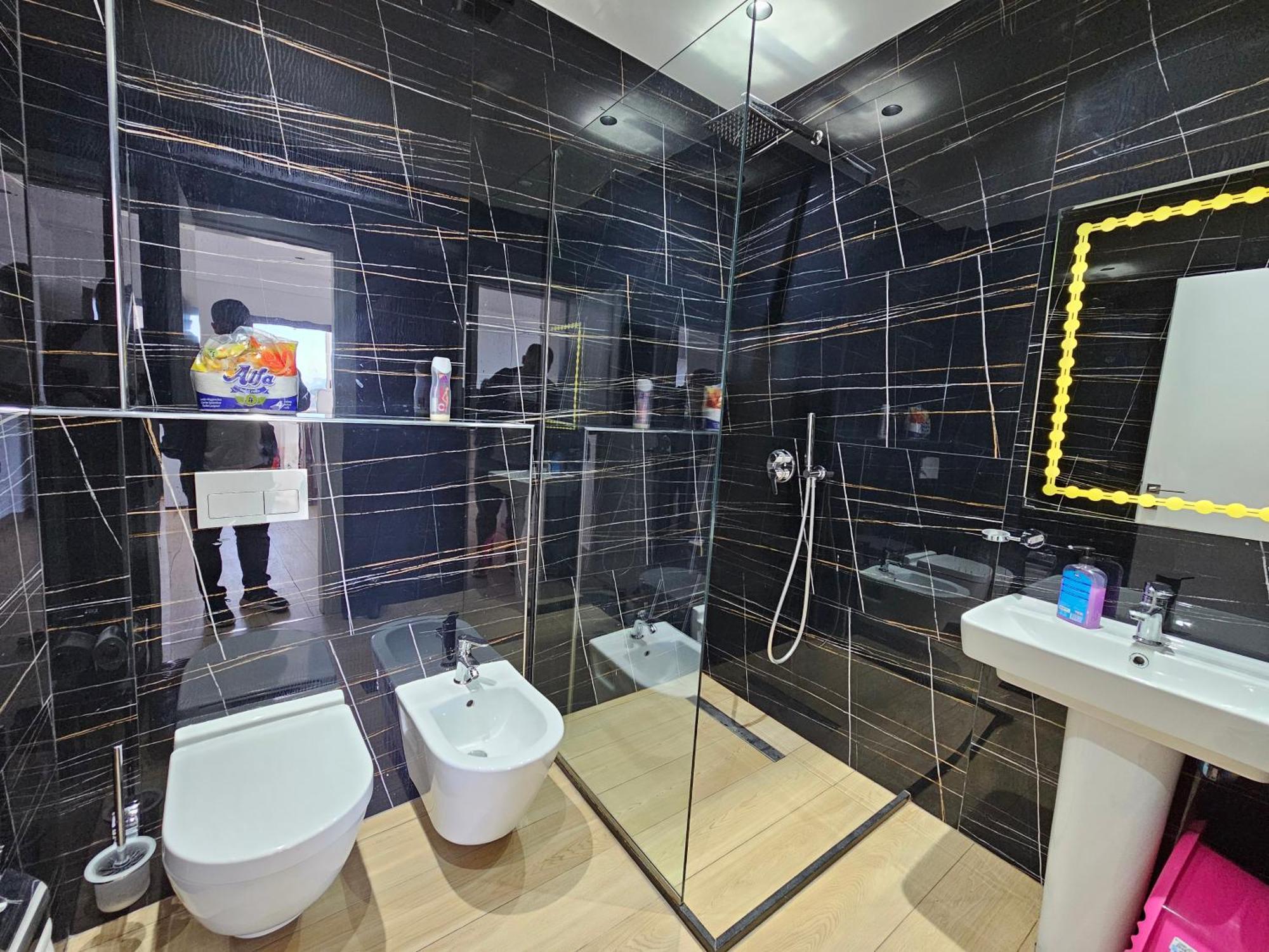 Ledion Apartment